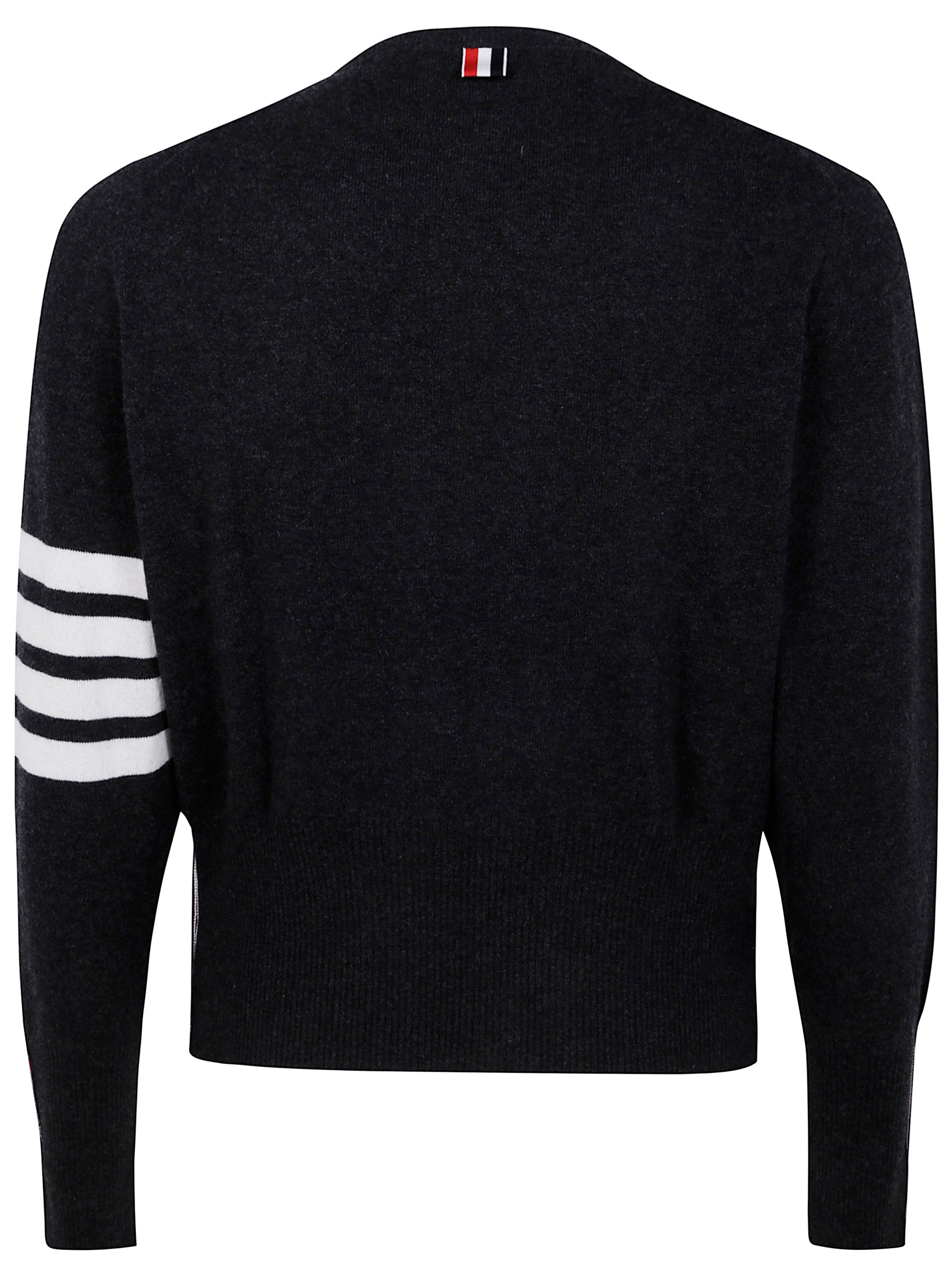 Thom Browne Men Classic Crewneck Short Pullover With White 4 Bar Stripe In Cashmere - 2