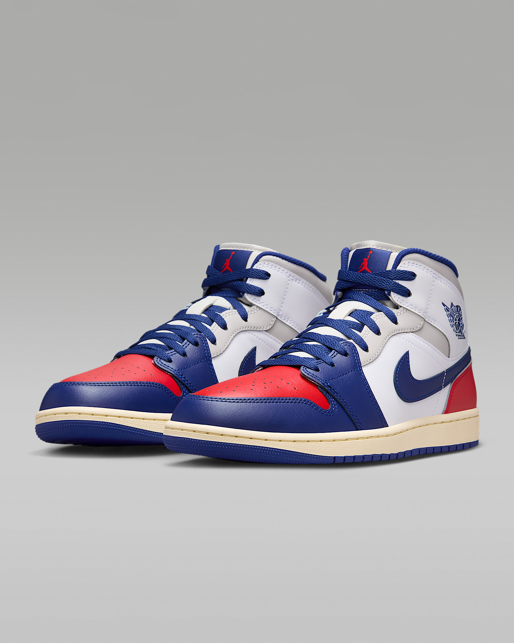 Air Jordan 1 Mid Men's Shoes - 5
