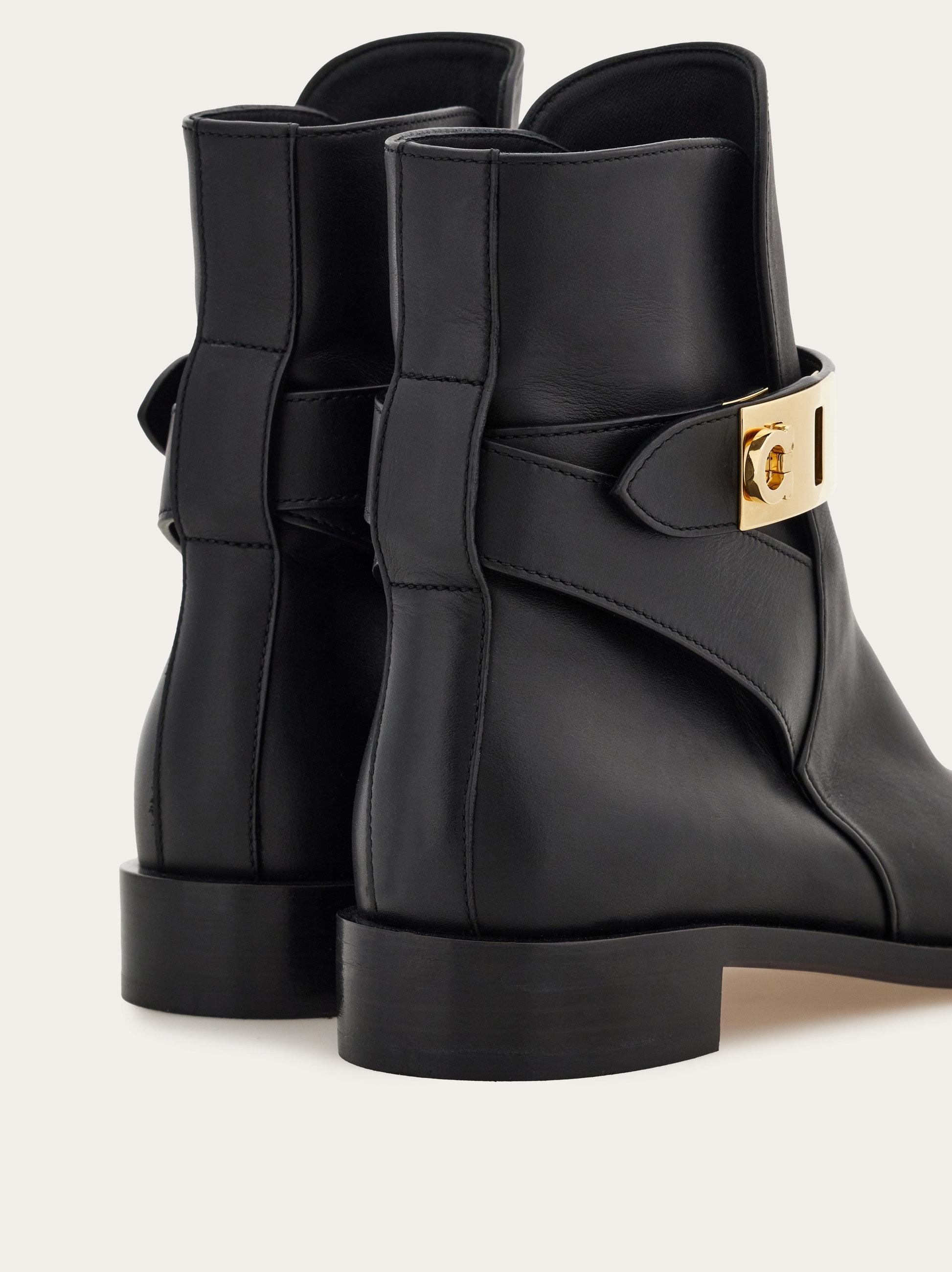 Hug buckle ankle boot - 7