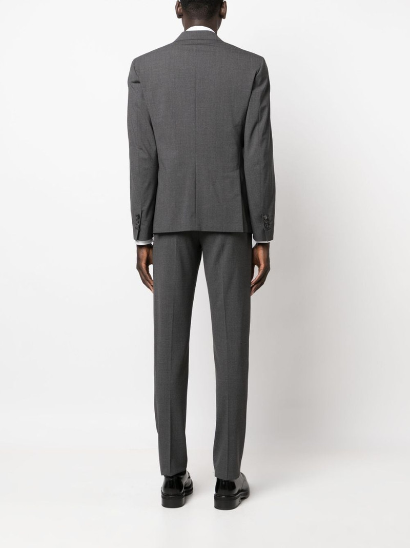 single-breasted suit 4