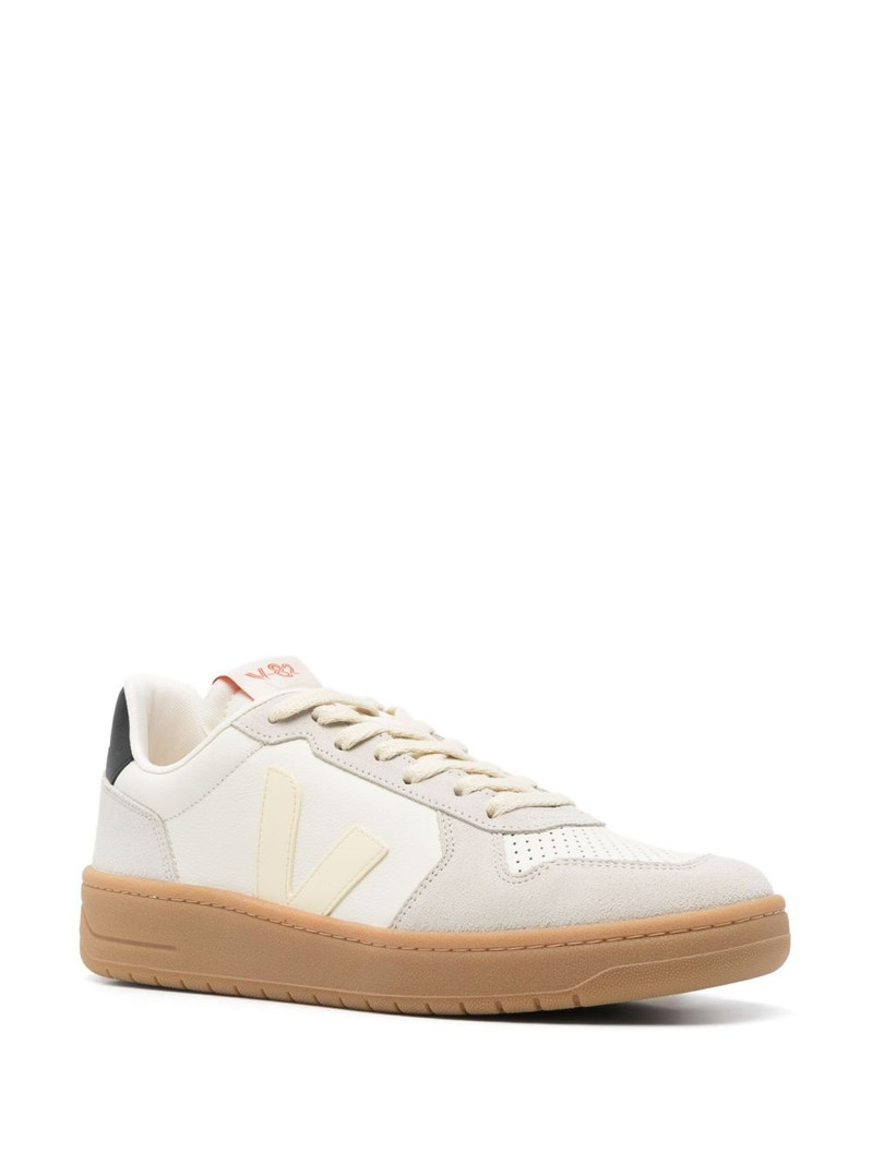 VEJA V 82 sneakers outlook