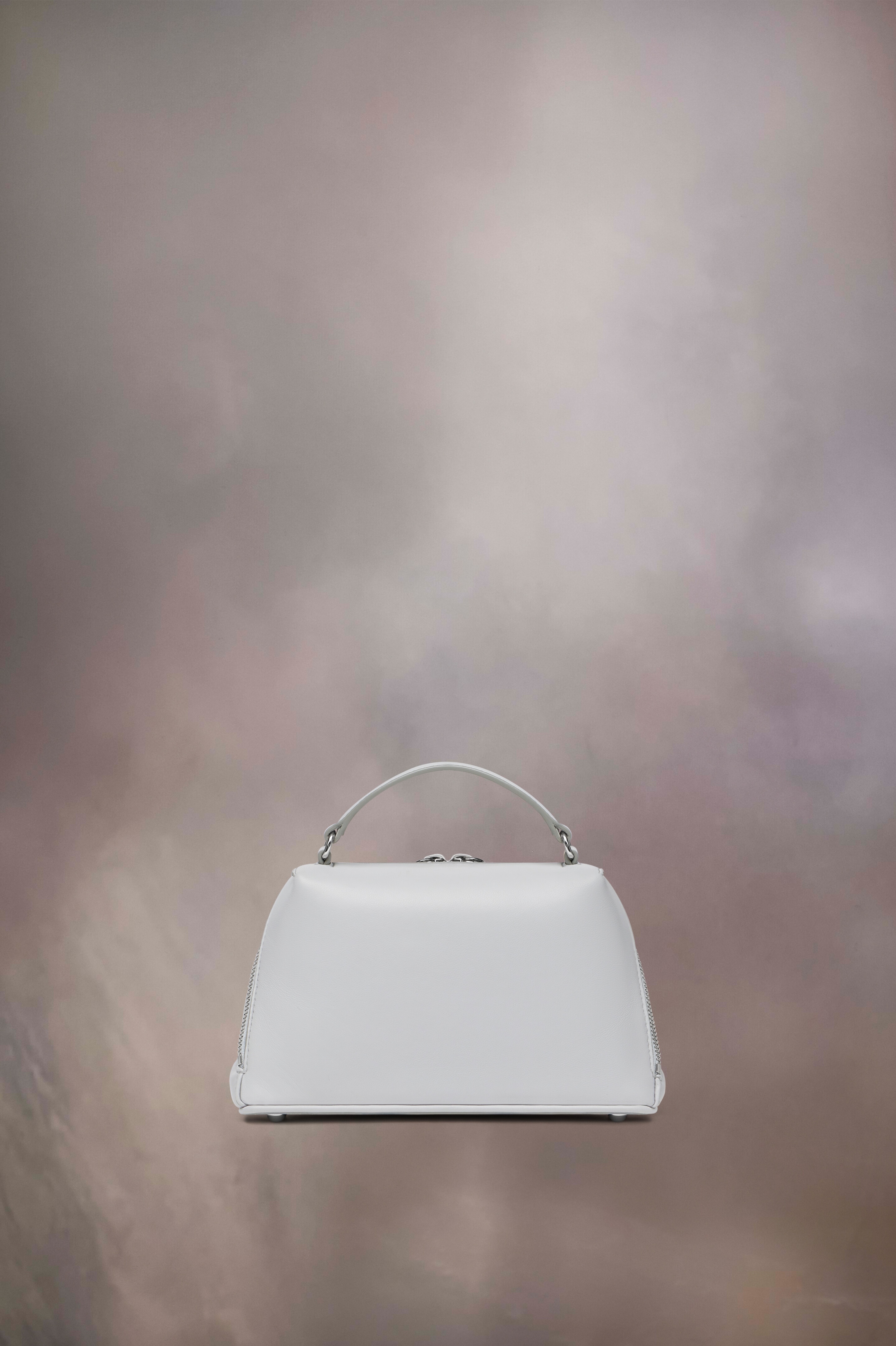 関税送料無料【Maison Margiela】Glam Slam Trapezoid handbag Maison Margiela Glam Slam Trapezoid Bag | REVERSIBLE