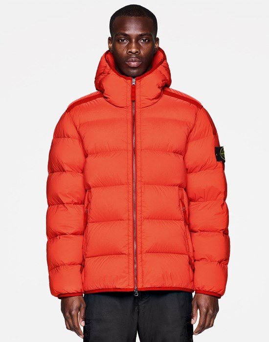 Stone Island 43728 SEAMLESS TUNNEL NYLON DOWN-TC LOBSTER RED