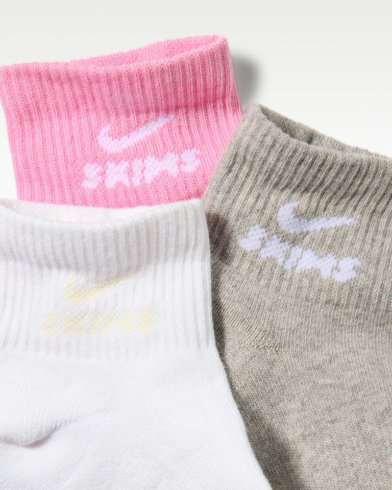 Nike NikeSKIMS Women's Dri-FIT Quarter Socks (3 Pairs) outlook