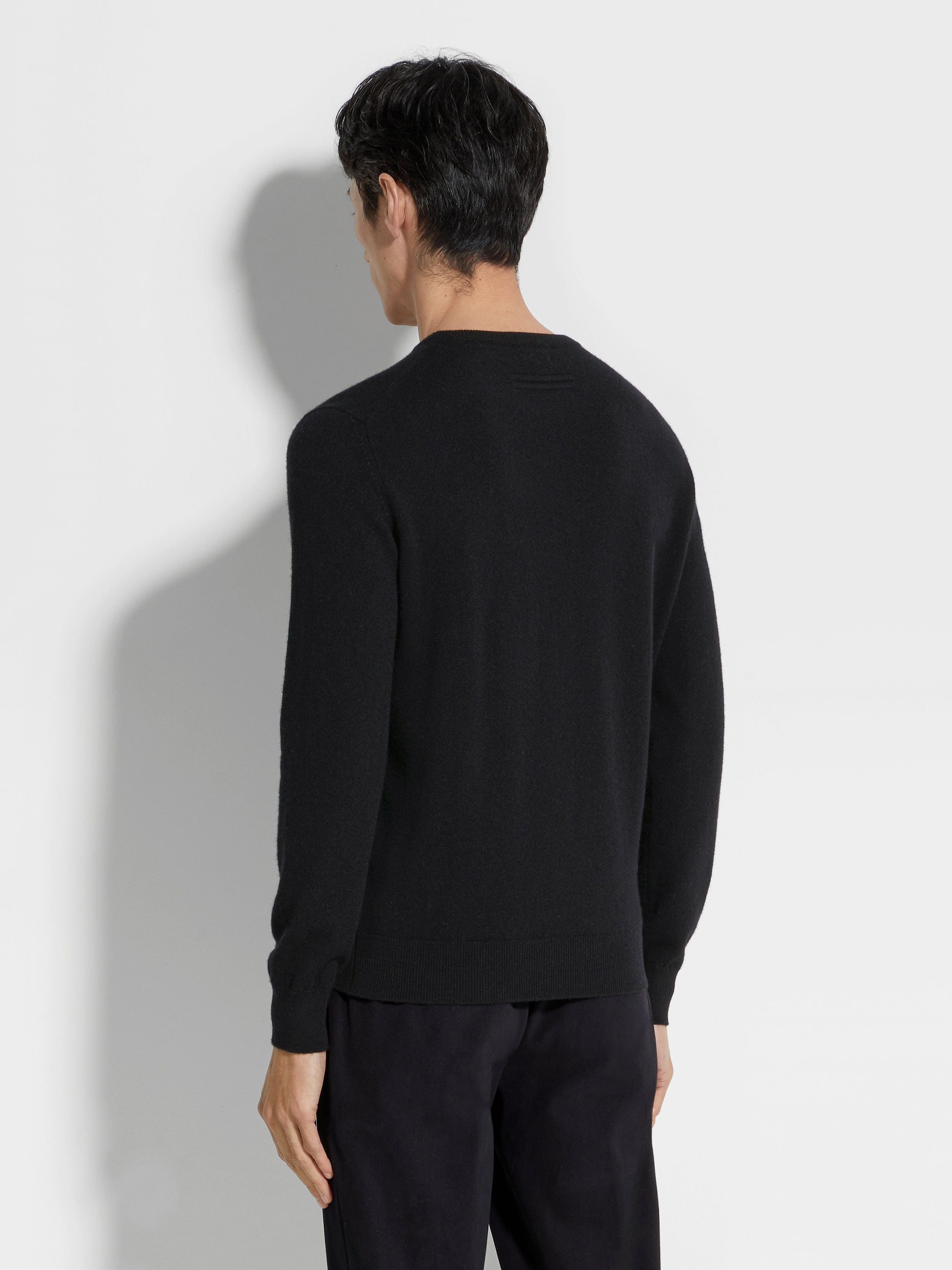 BLACK OASI CASHMERE CREWNECK - 5