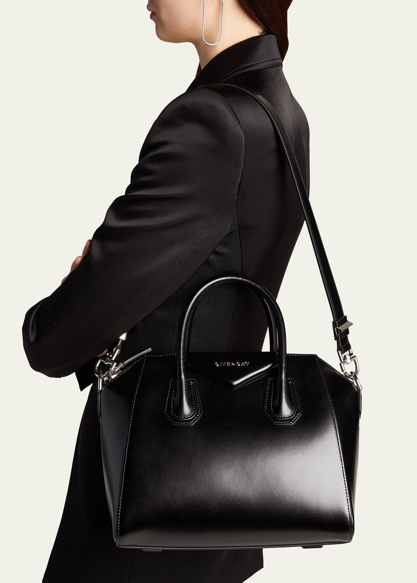 Antigona Small Leather Bag - 2