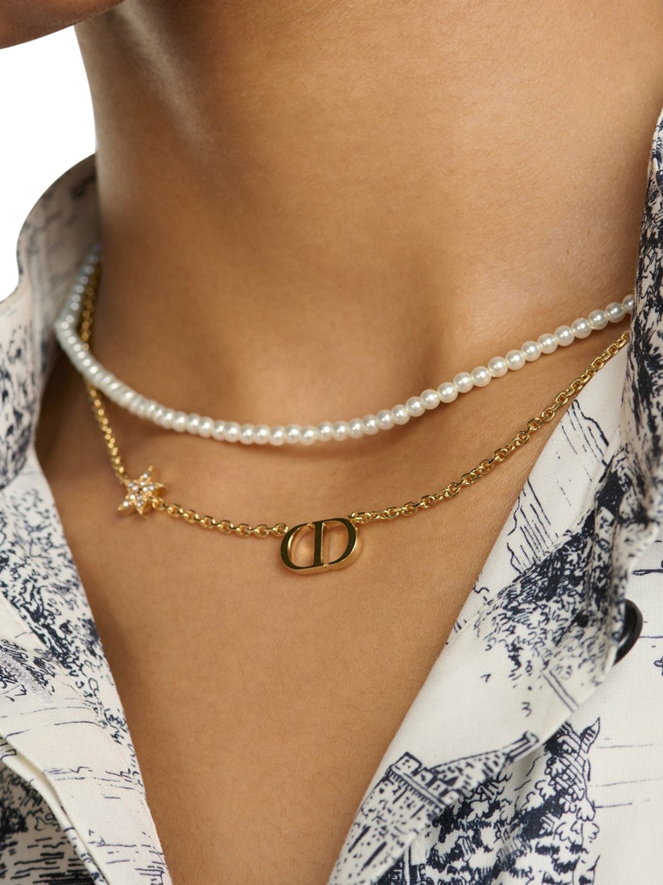【関税&送料込】Dior Petit Cd Short Necklace Petit CD Necklace Gold-Finish Metal and White Resin Pearl | DIOR