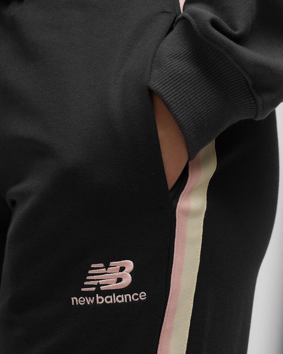 WMNS 70s Run Track Pant - 3