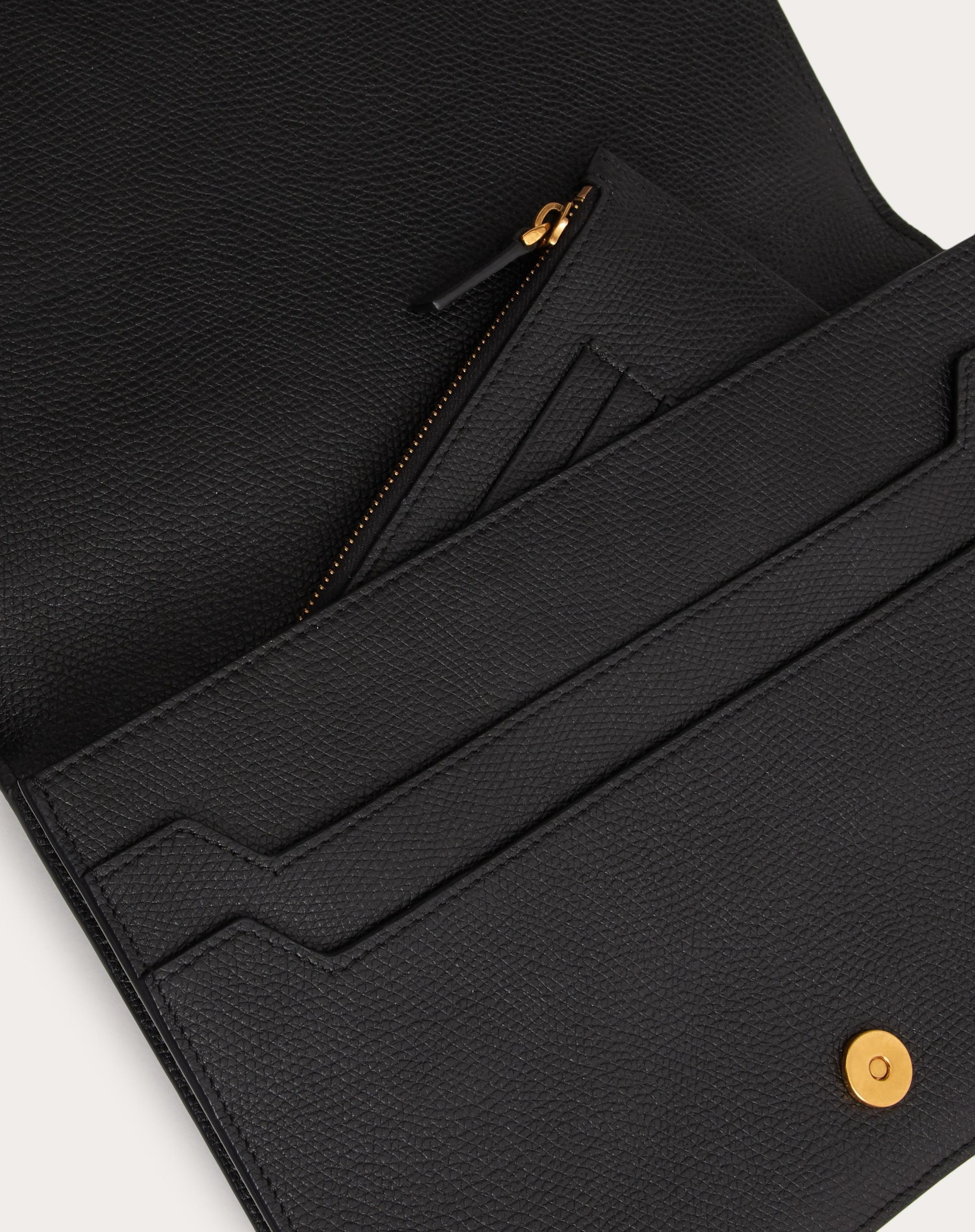 VLOGO SIGNATURE GRAINY CALFSKIN POUCH - 6