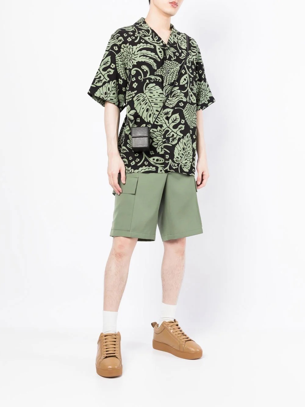 leaf-print short-sleeved shirt - 2