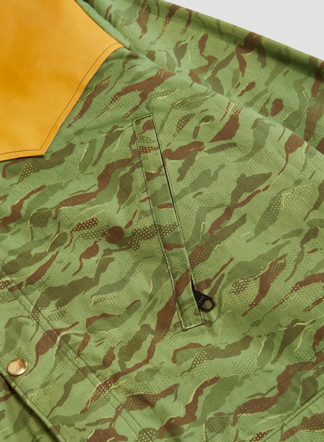 Rocky Mountain Featherbed x Nigel Cabourn Mountain Parka Mountain Camo in Green - 13