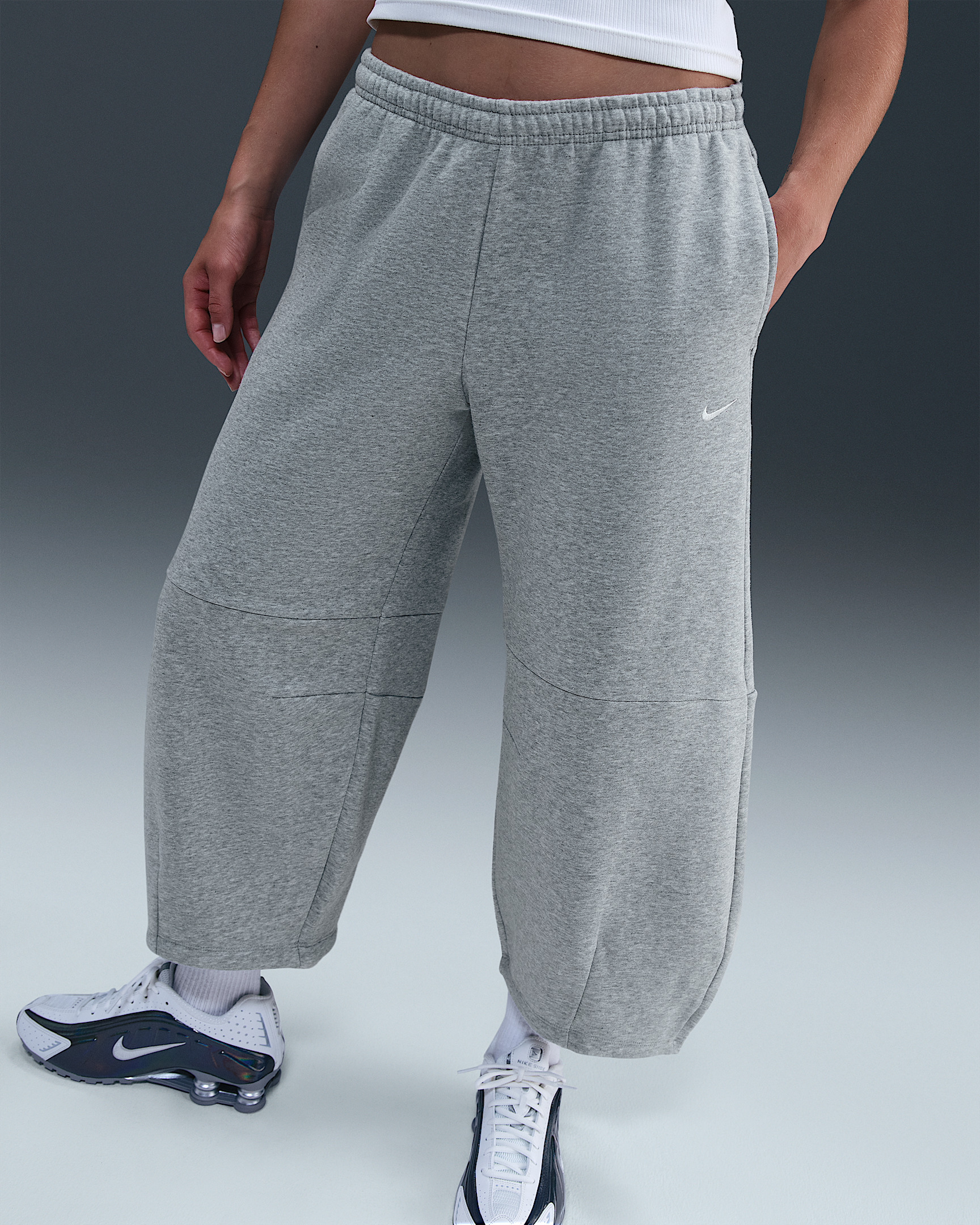 Nike Sportswear Phoenix Fleece Women's Loose Mid-Rise Barrel Pants - 2