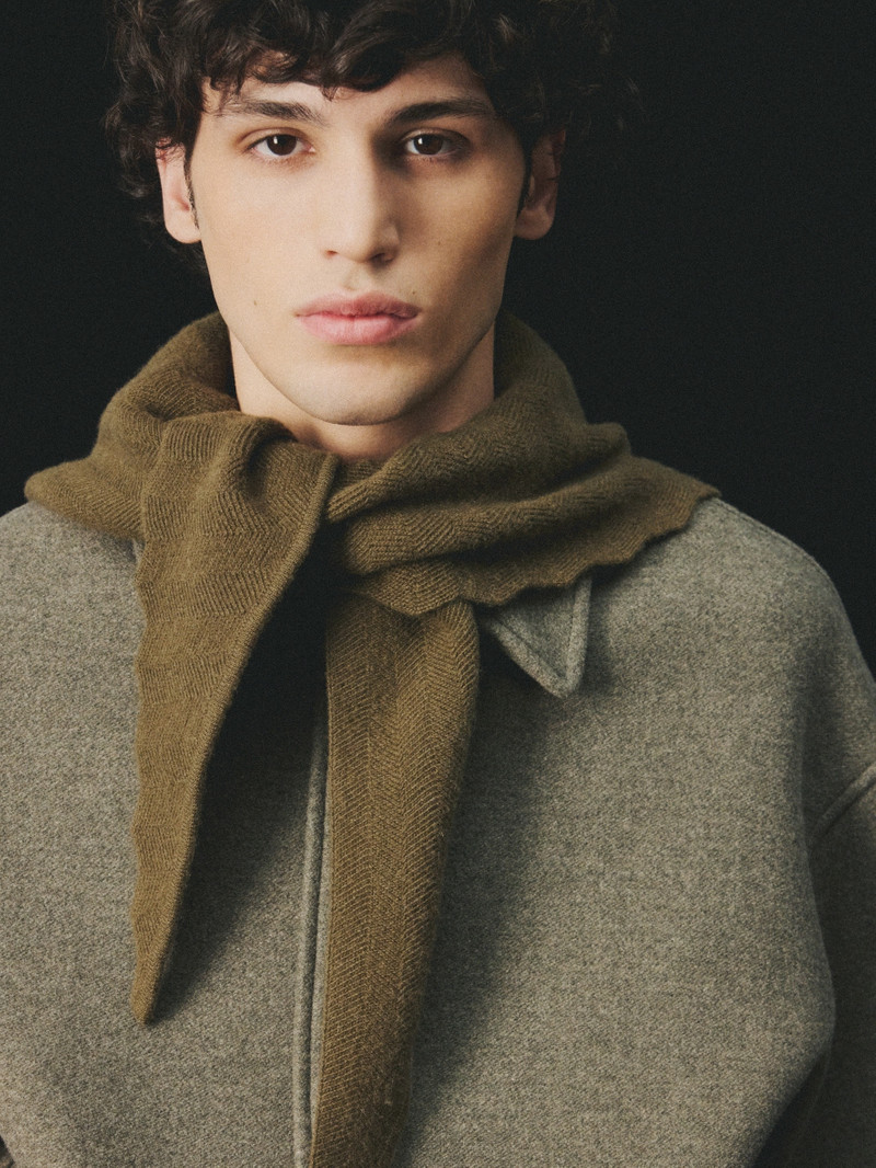 JACQUEMUS The Chevron shawl outlook