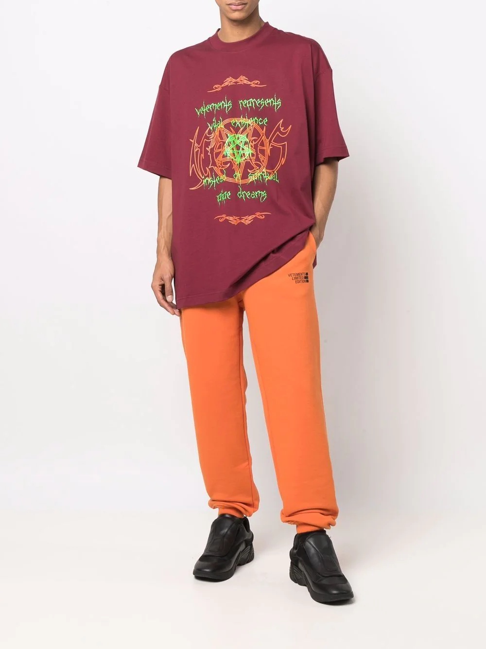 oversize graphic-print T-shirt - 2