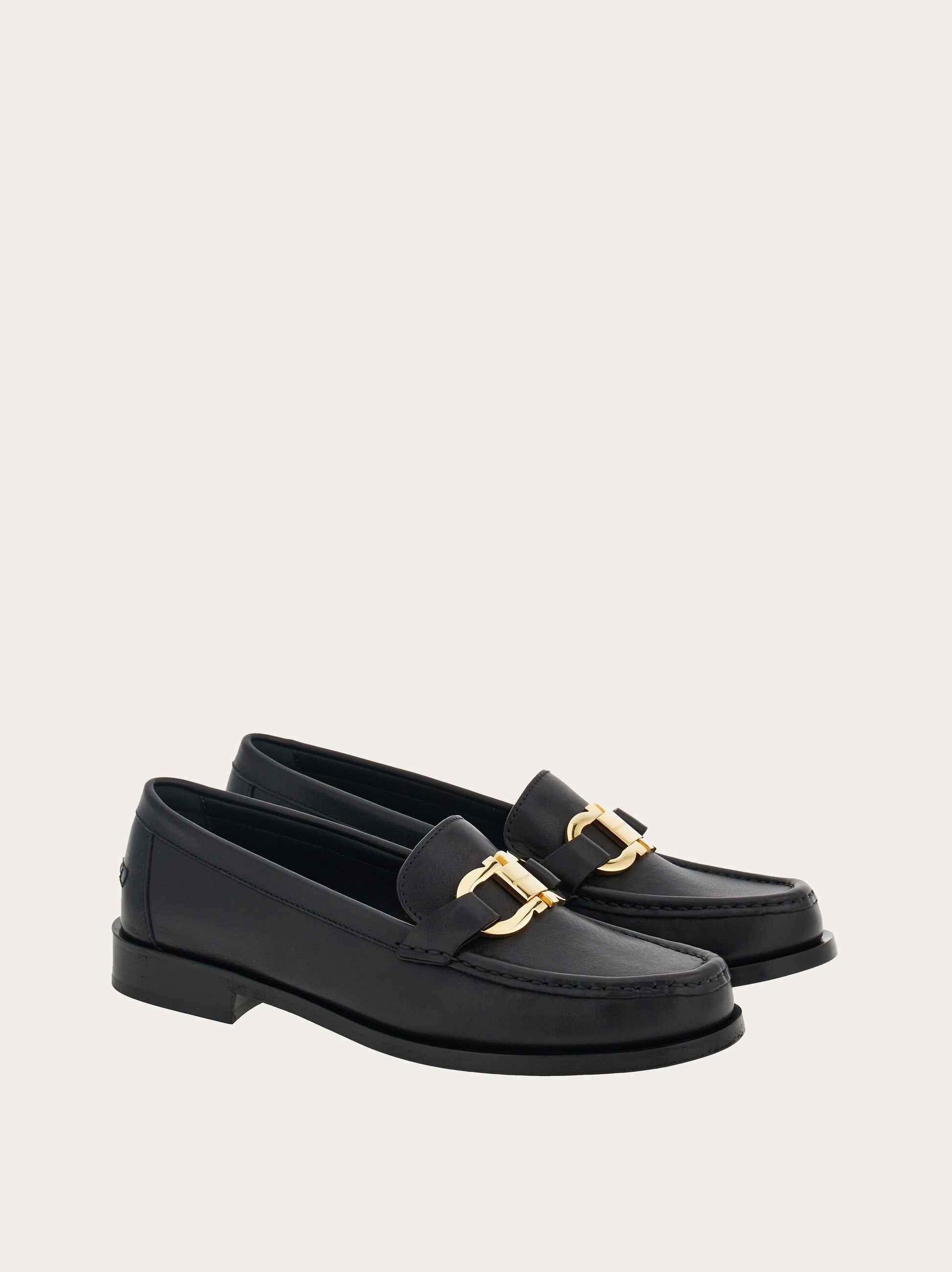 Moccasin with Gancini ornament - 4