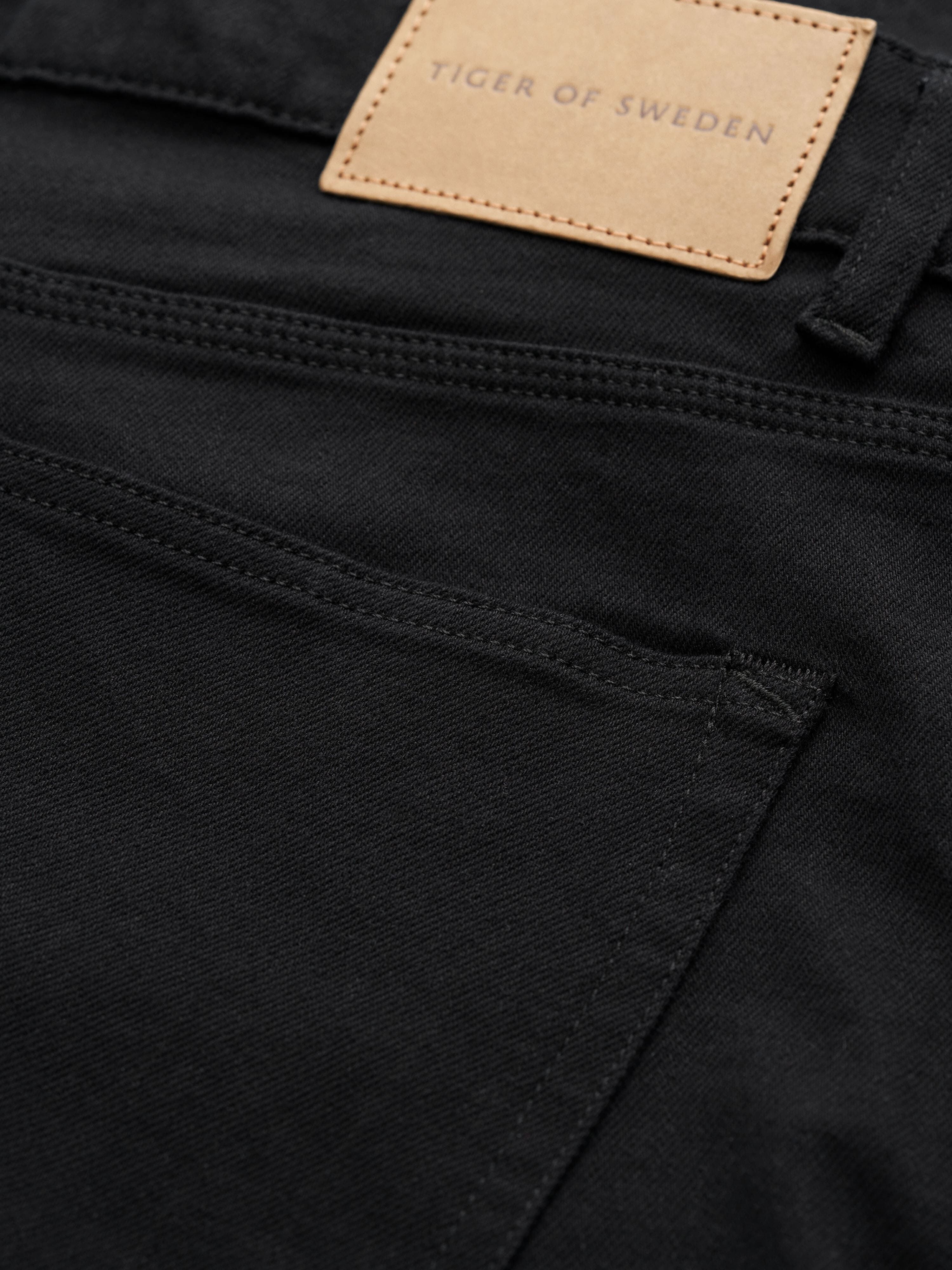 Des Slim-Straight Jeans - 7