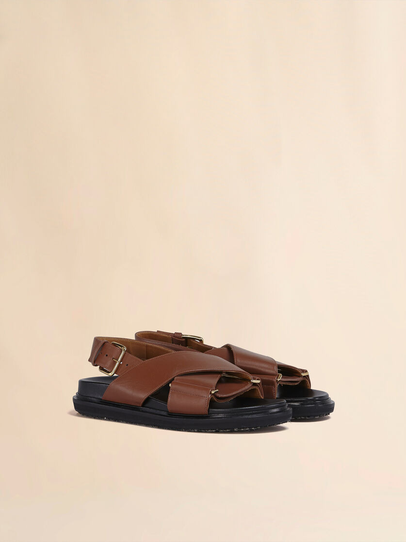 BROWN LEATHER FUSSBETT - 2