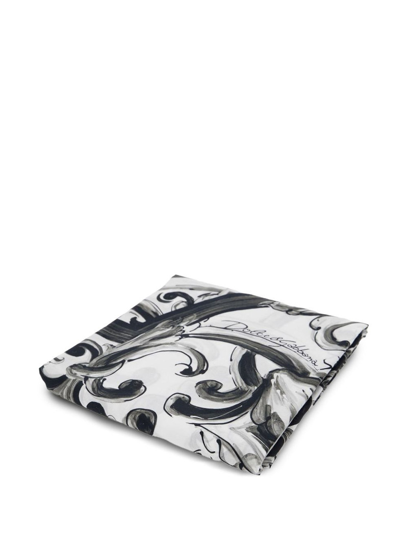 baroque-print beach towel 1