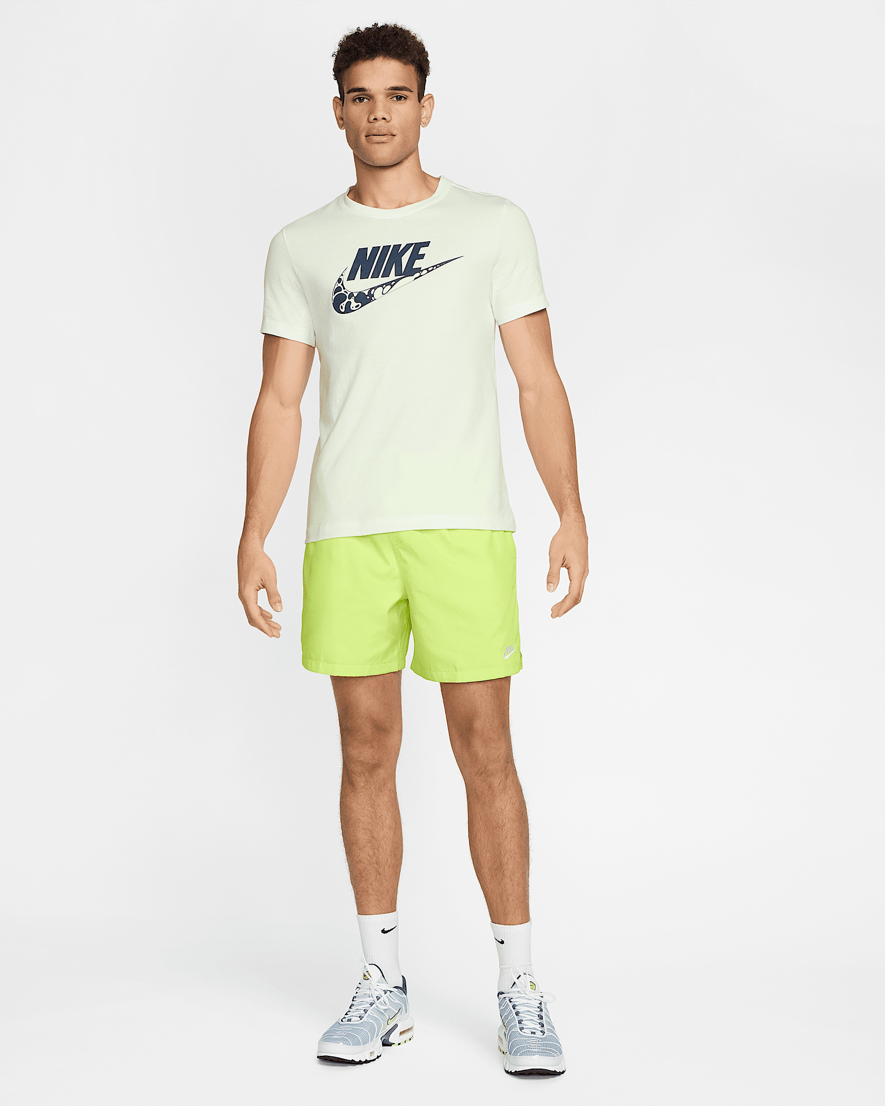 Nike Club Men's Woven Flow Shorts - 5