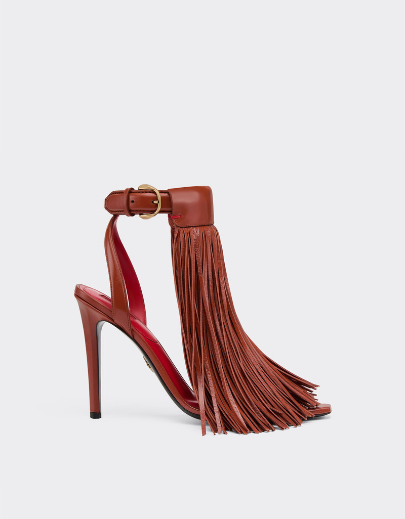 Leather sandals with fringing 1
