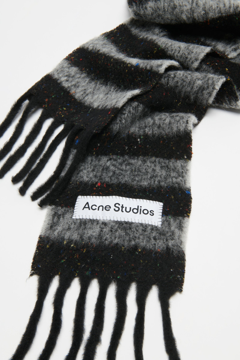 Acne Studios Fringed wool scarf - skinny - Black/grey outlook