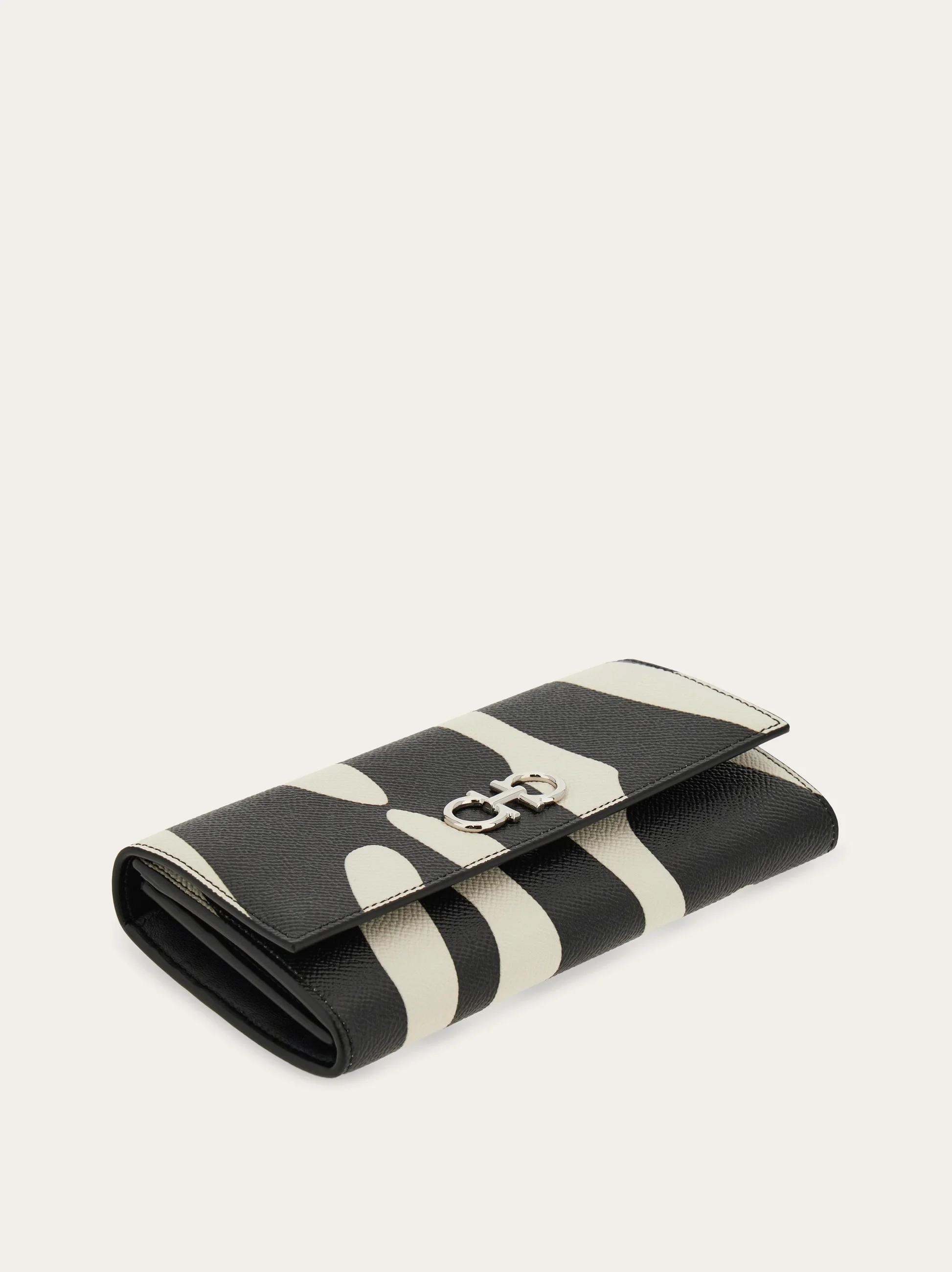 FERRAGAMO Gancini wallet with chain - 220636 789885 | REVERSIBLE