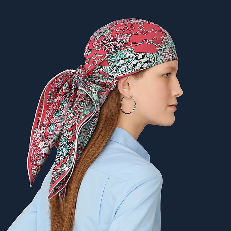 Hermès La Legende de la Foret scarf 90 outlook