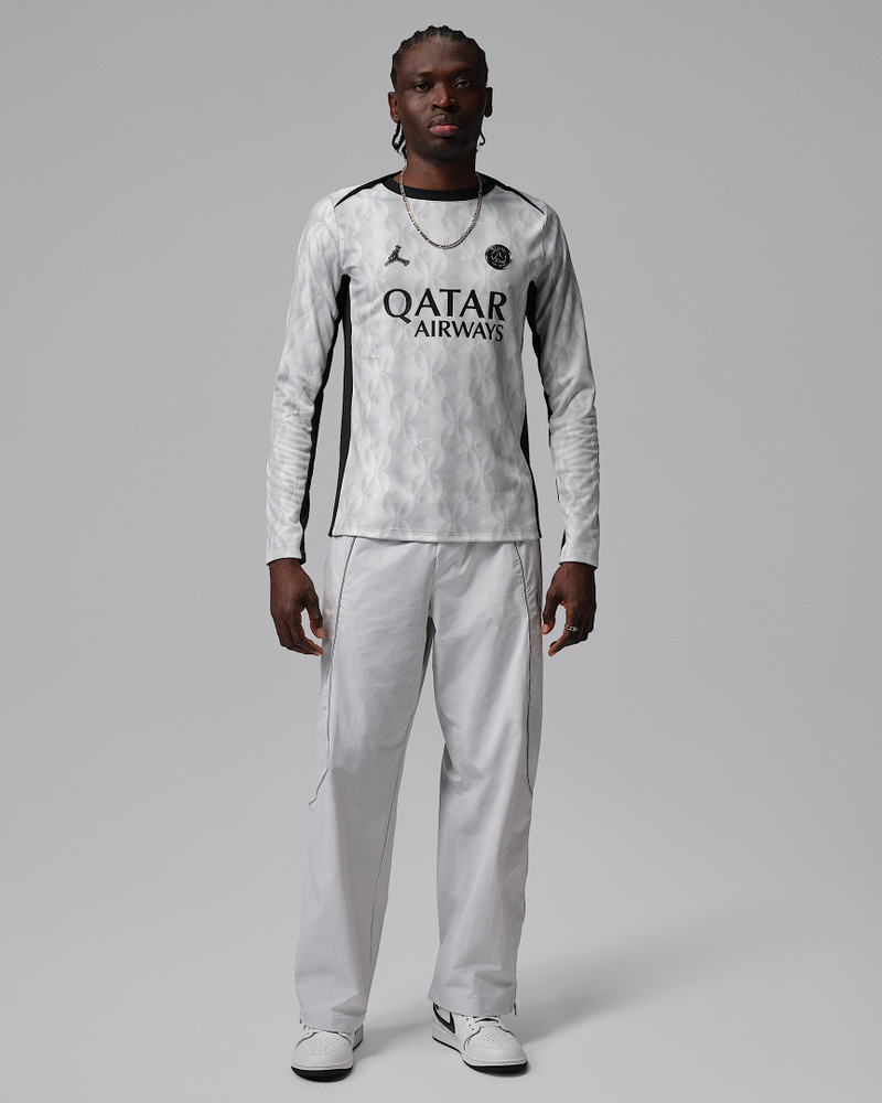 Paris Saint-Germain Academy Pro Night Edition Men's Jordan Dri-FIT Soccer Long-Sleeve Pre-Match Top 7