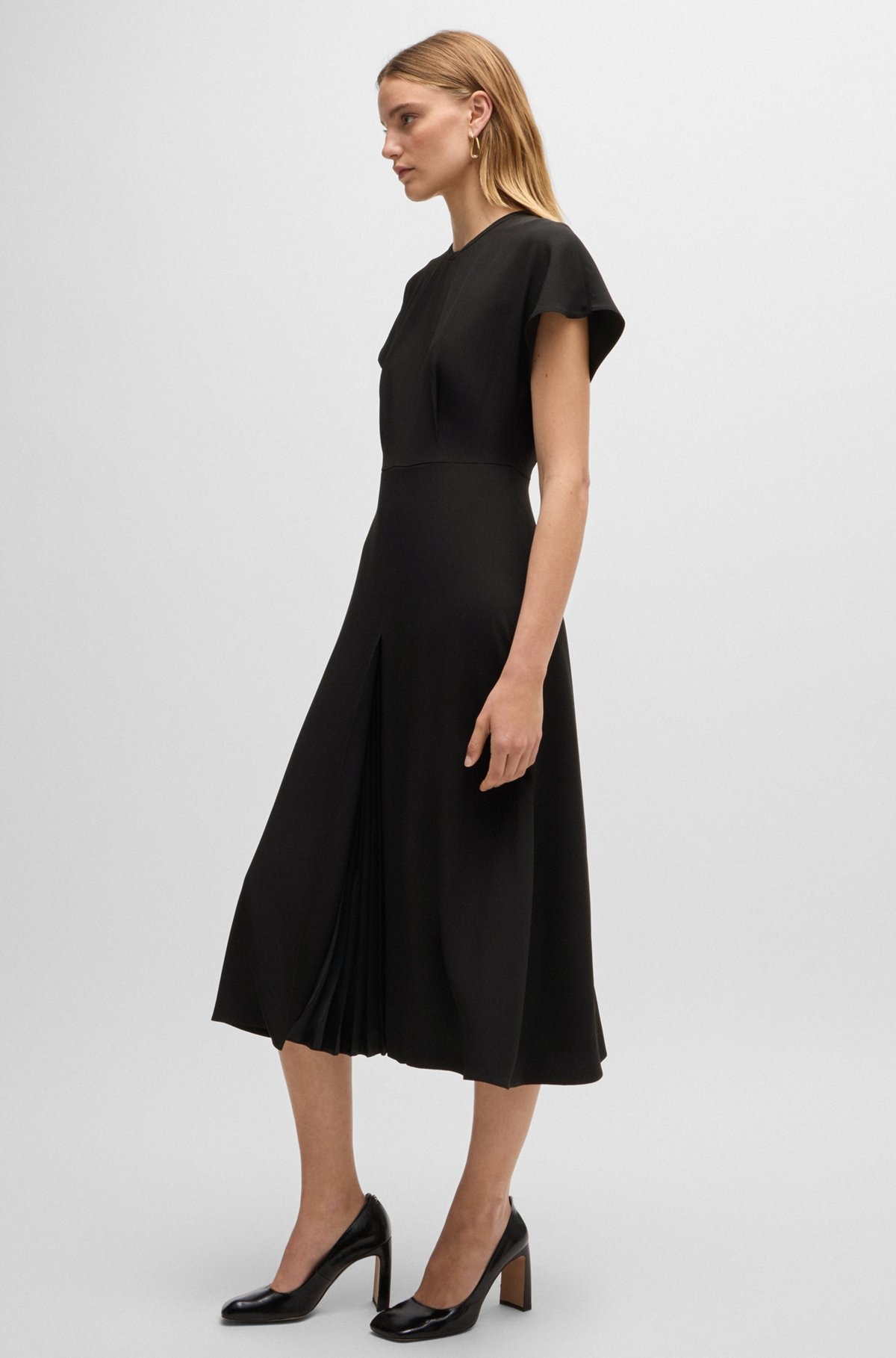 KEYHOLE-NECKLINE DRESS WITH PLISSÉ INSERT - 6