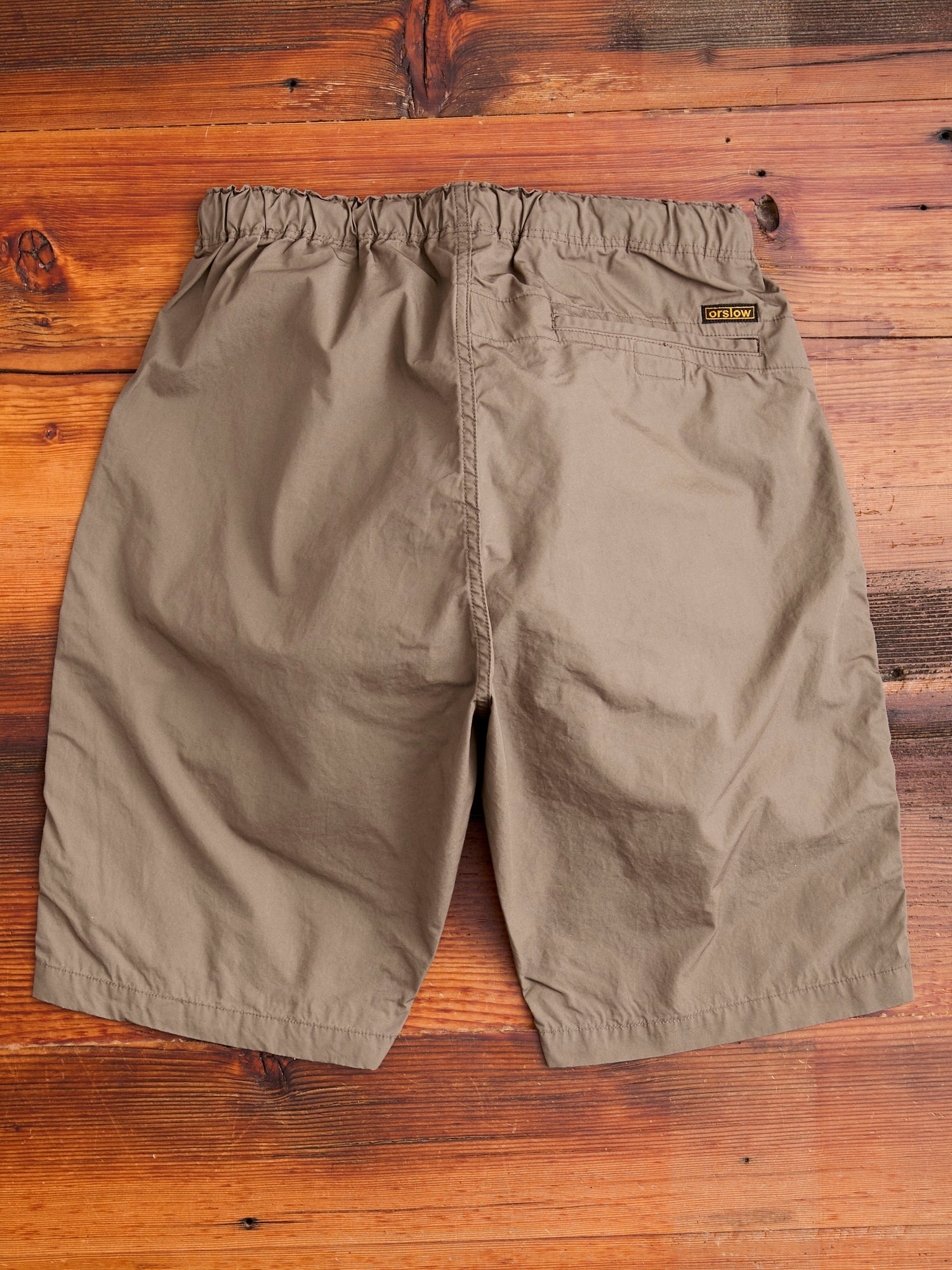 New Yorker Shorts in Greige - 8