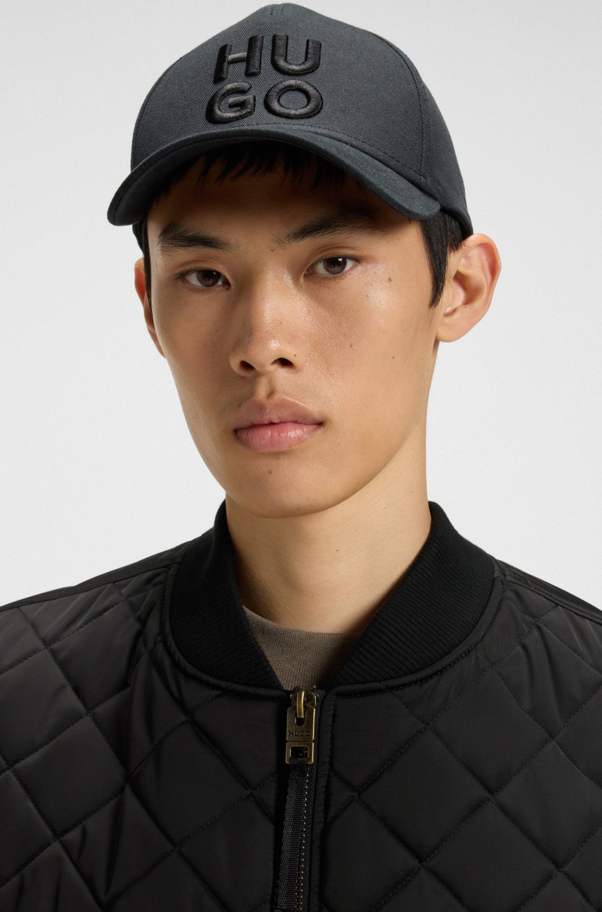 WATER-REPELLENT GILET IN QUILTED SATIN WITH LOGO PLAQUE - 5