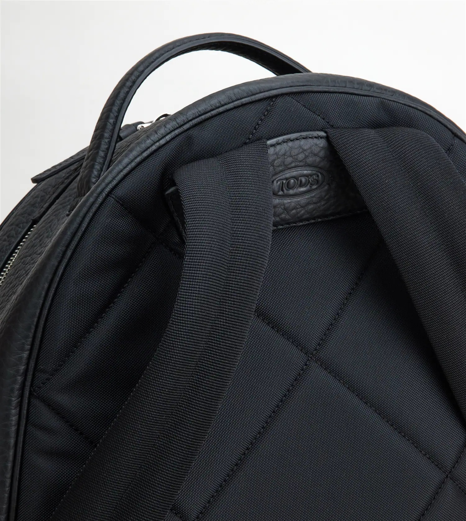 LEATHER BACKPACK MEDIUM - BLACK - 4