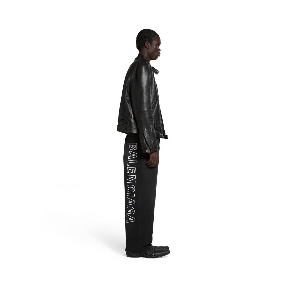 Outline Baggy Pants in Black - 3