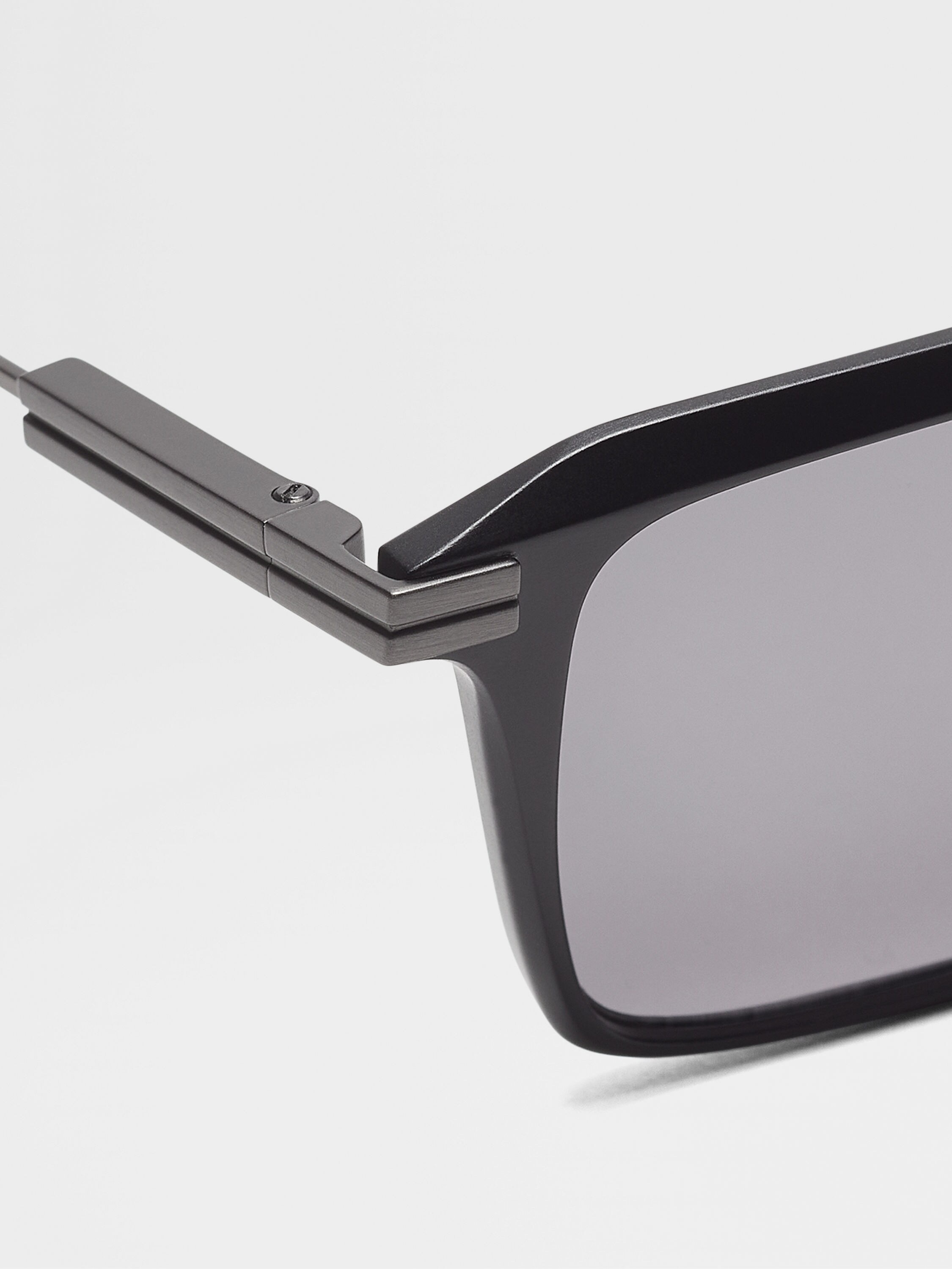 LIGHT GREY ALUMINUM AND METAL SUNGLASSES - 2