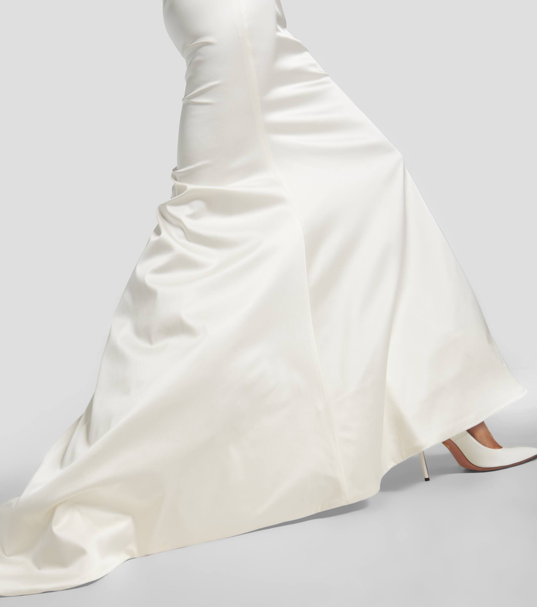Bridal Nova Cora crêpe satin gown - 5