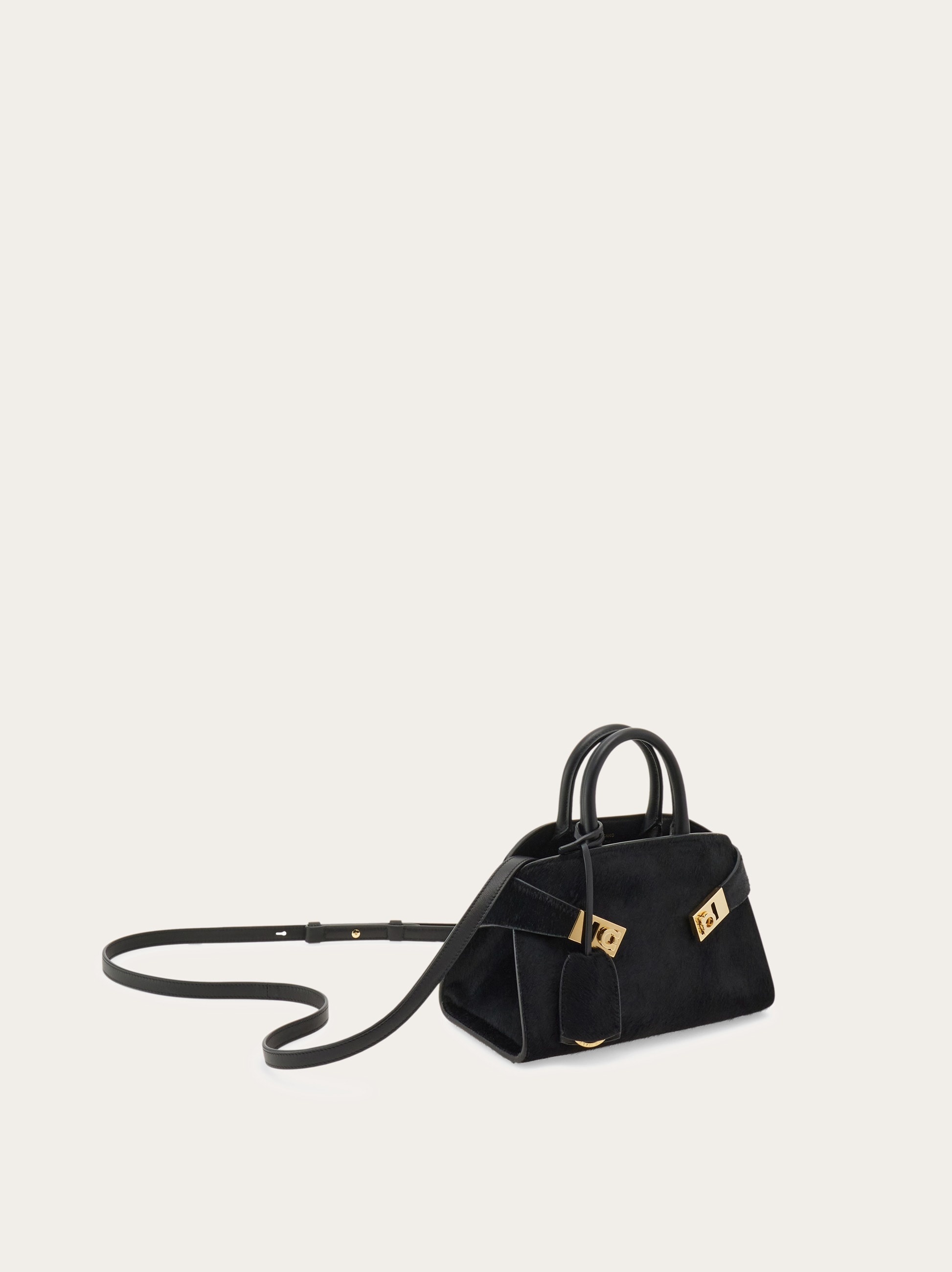 【★日本未入荷★】Salvatore Ferragamo☆ ミニハグバッグ FERRAGAMO ハグバッグミニ
