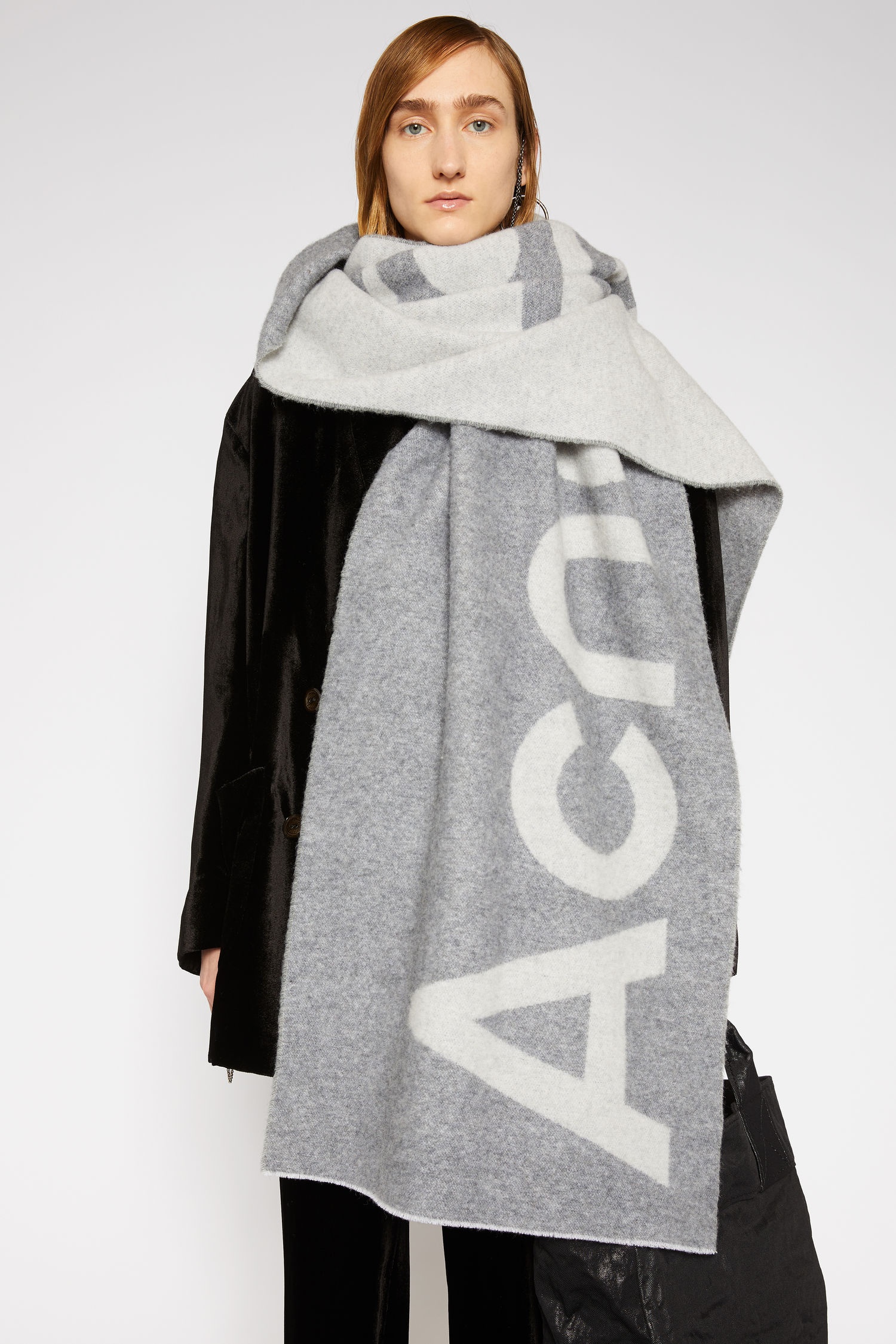 Logo-jacquard scarf grey - 3