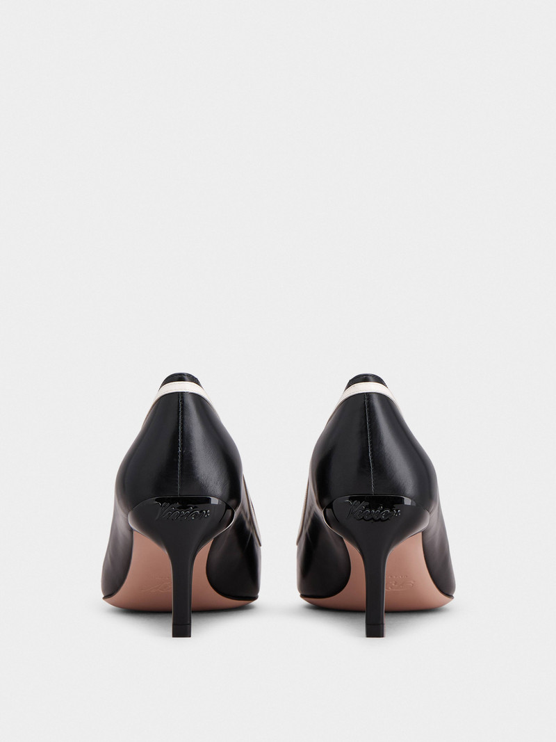 Roger Vivier Viv' Canard Pumps in leather outlook