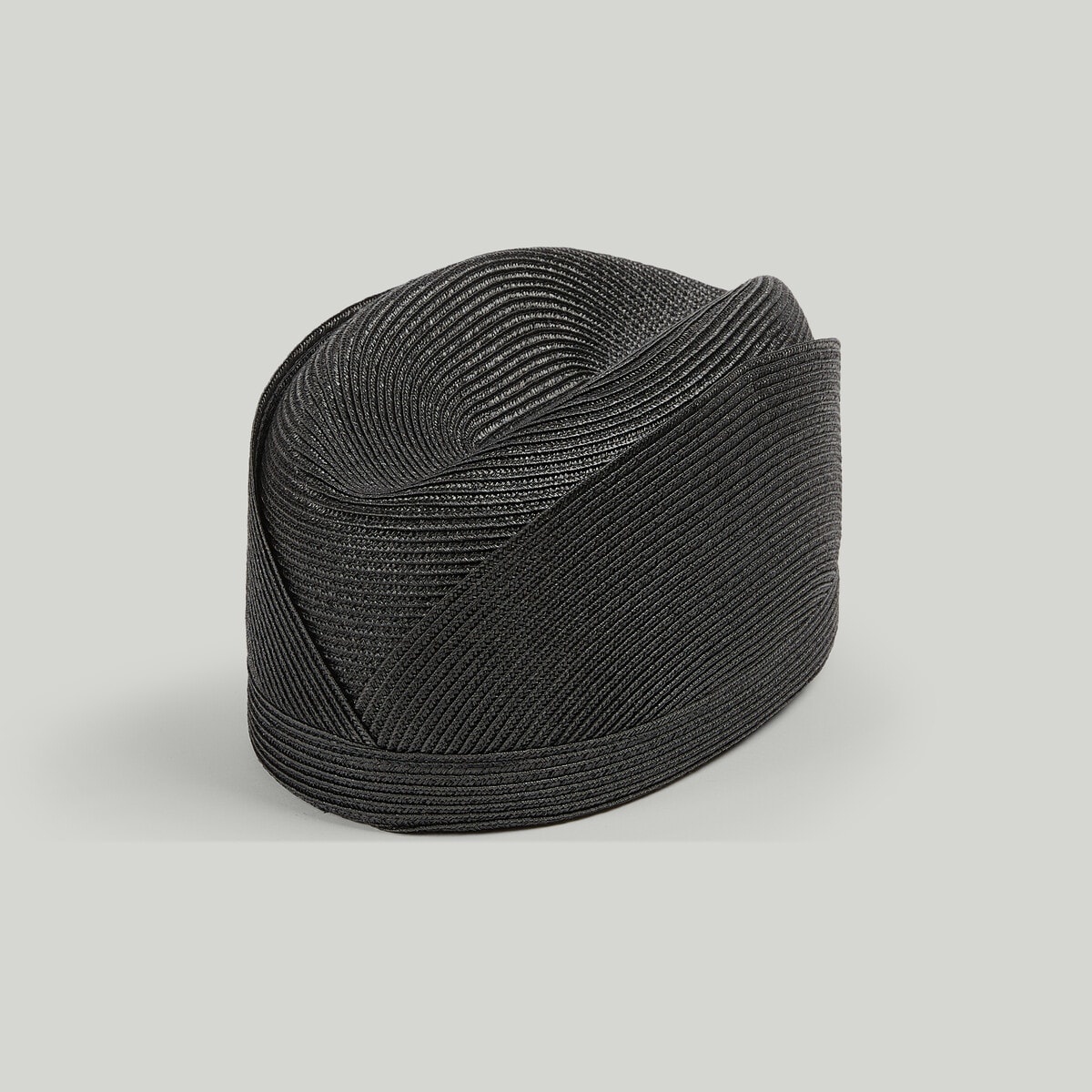 Straw-effect pillbox hat - 4