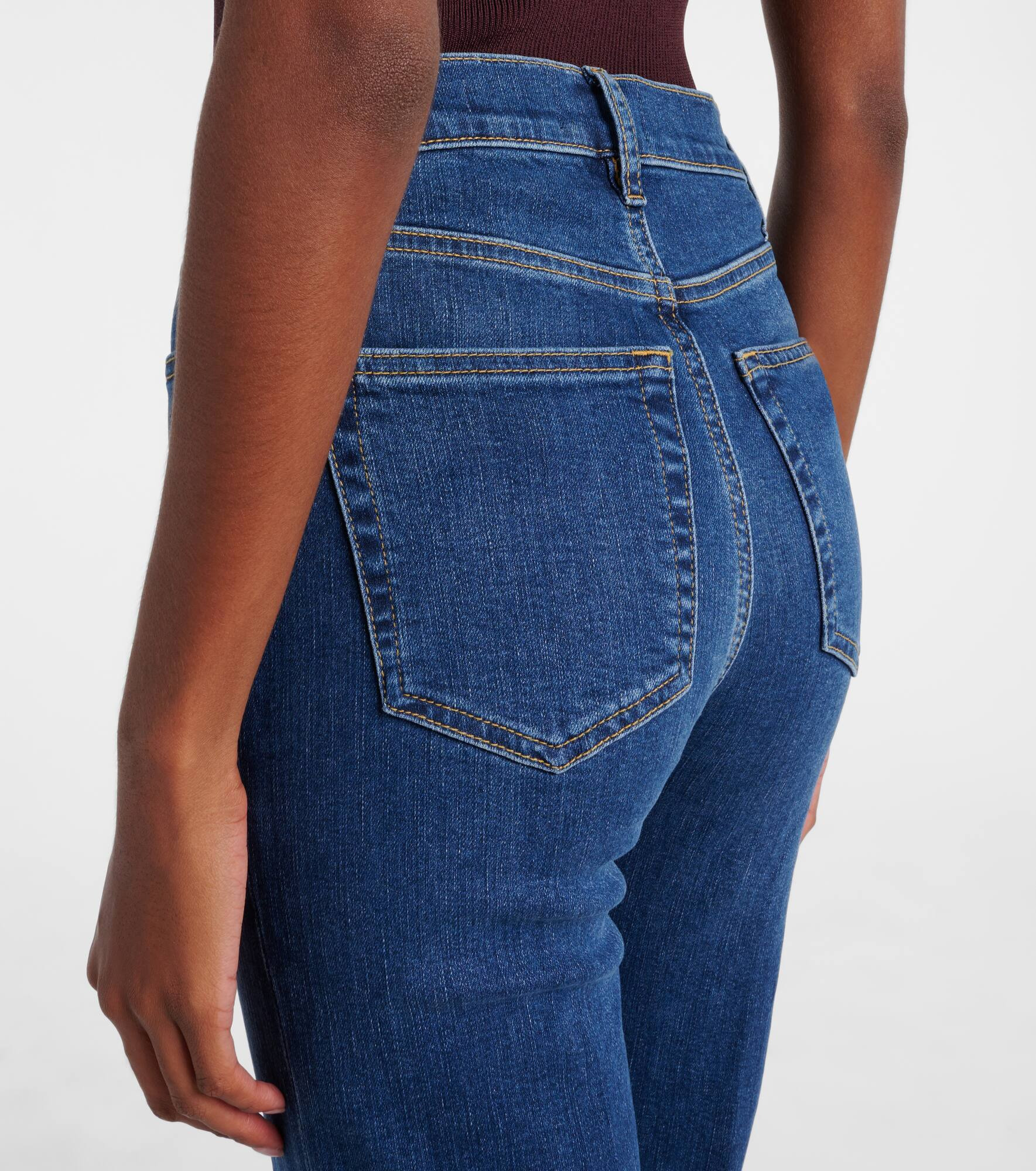 Sleek flared jeans - 6