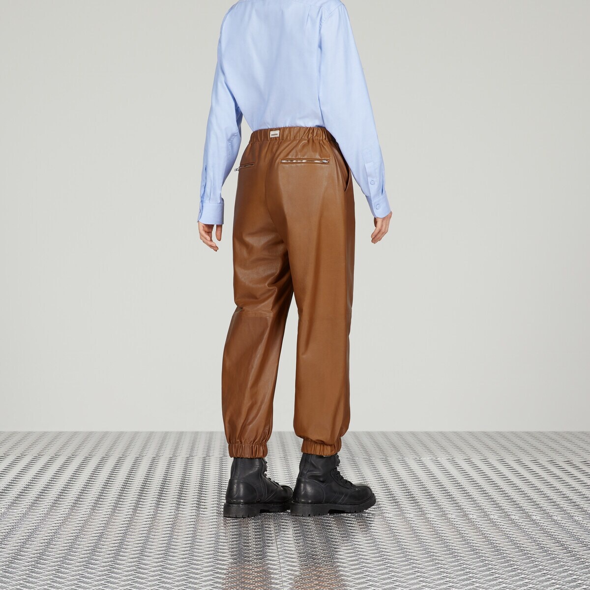Leather jogging pant - 8
