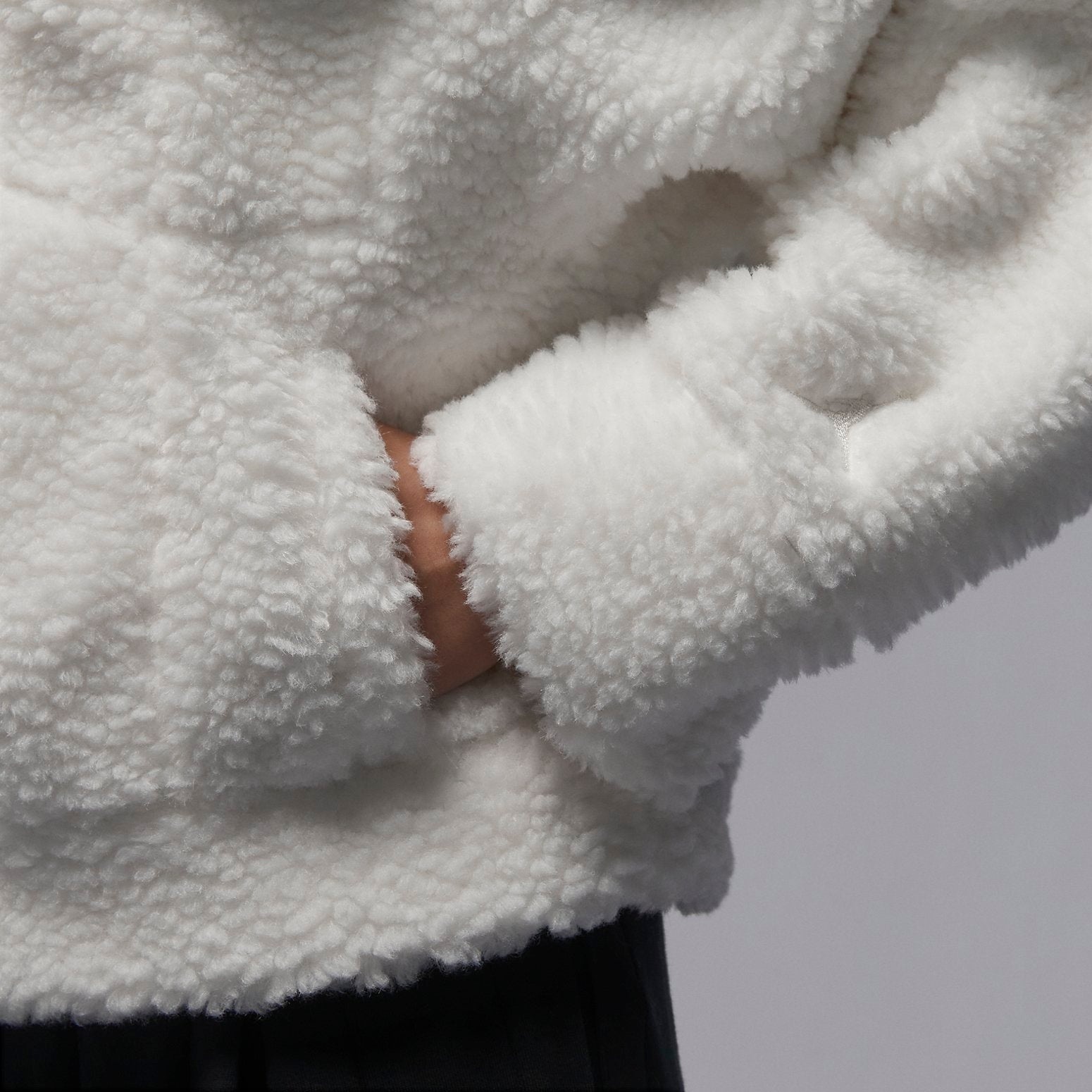 (WMNS) Air Jordan Fuzzy High Pile Fleece Jacket Asia Sizing 'Sail' FD7169-133 - 5