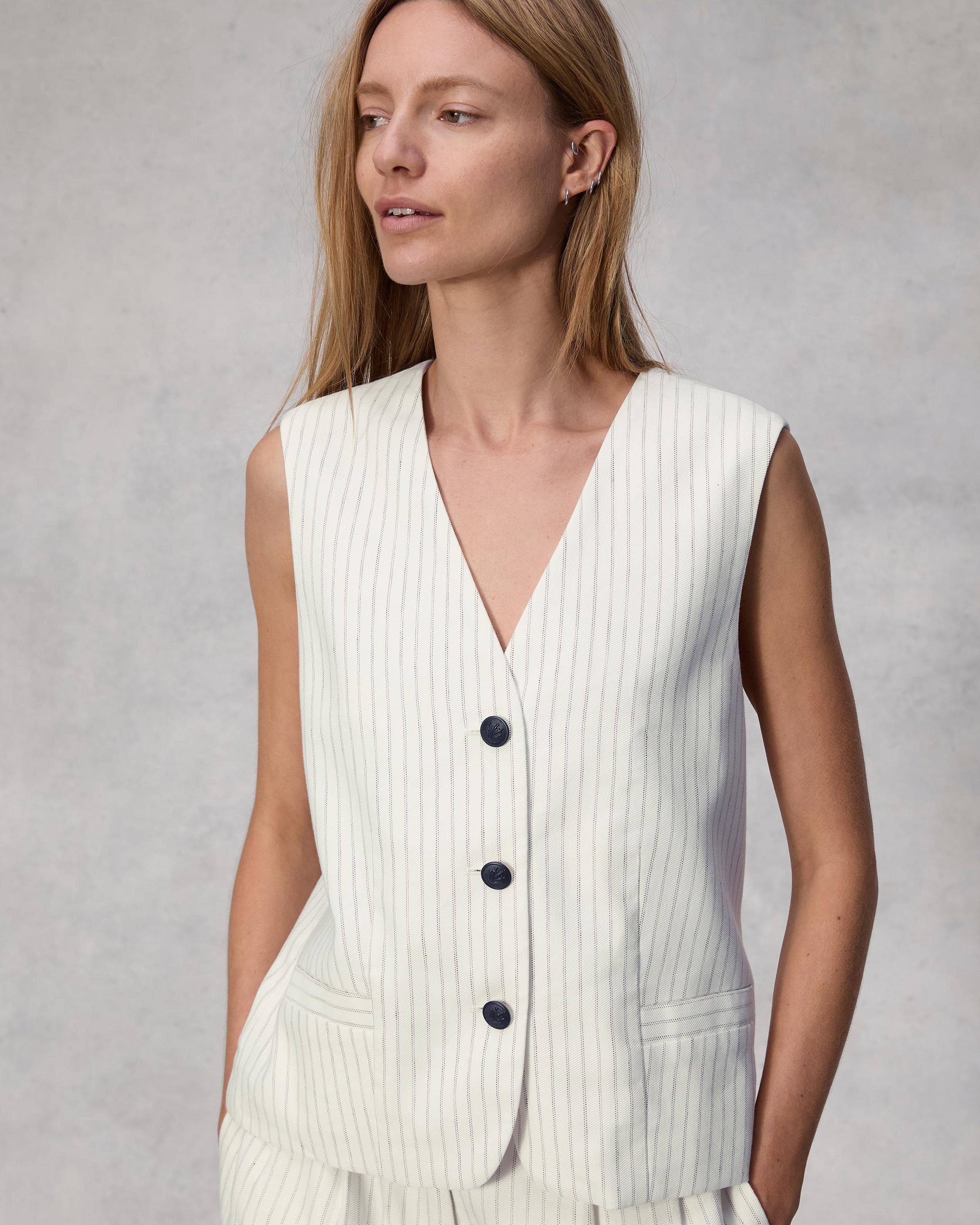 Erin Cotton Linen Vest
Relaxed Fit - 6