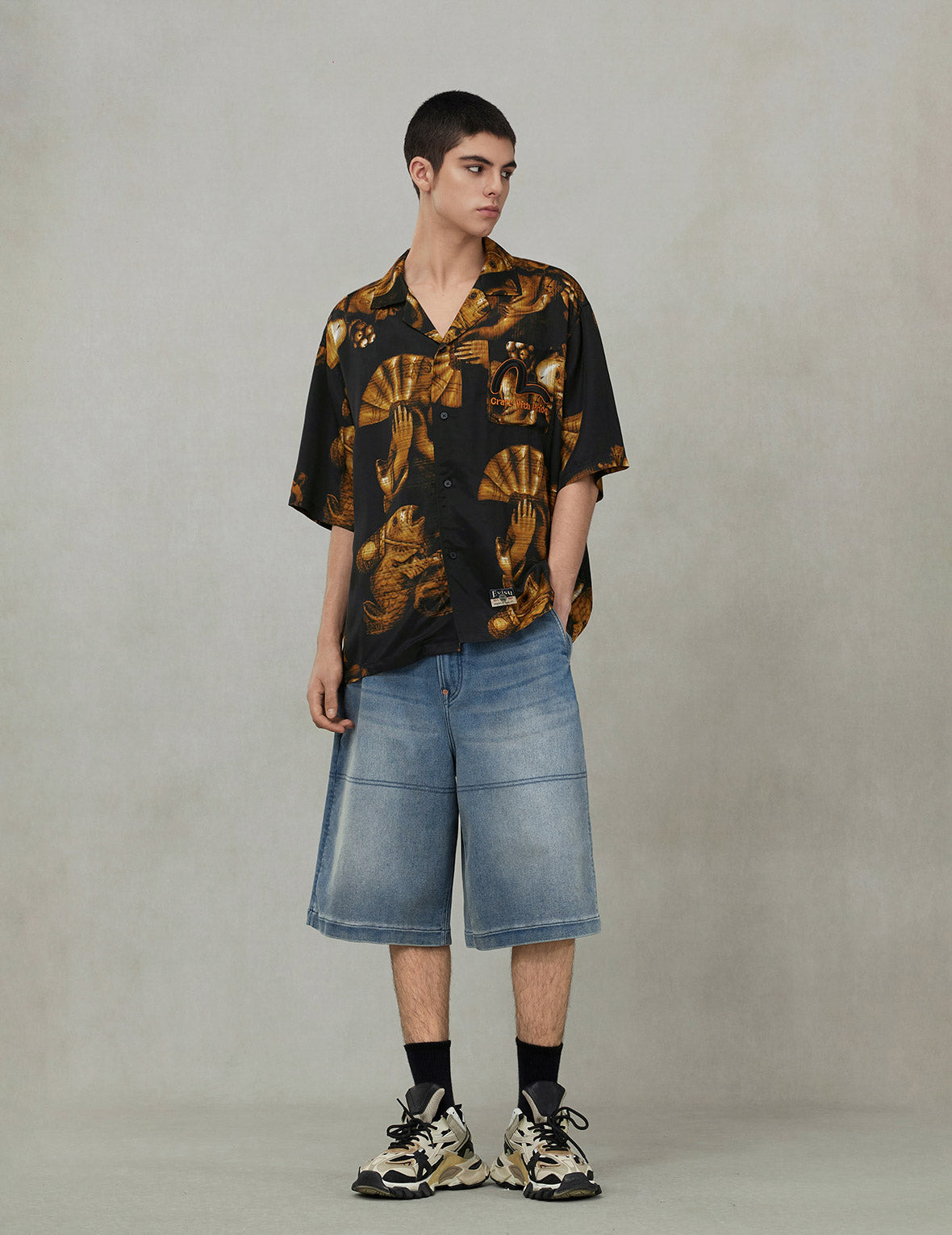 Seagull and Logo Appliqué Embroidery Fashion Fit Denim Shorts - 3