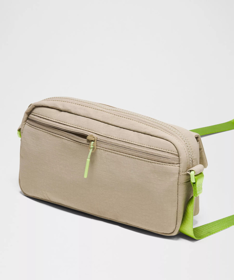 Multi-Pocket Crossbody Bag 2.5L 5