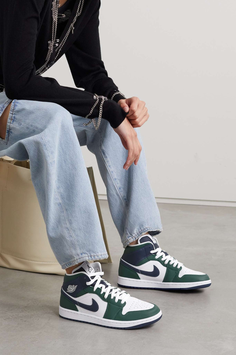 Jordan Air Jordan 1 Mid SE logo-detailed leather sneakers outlook