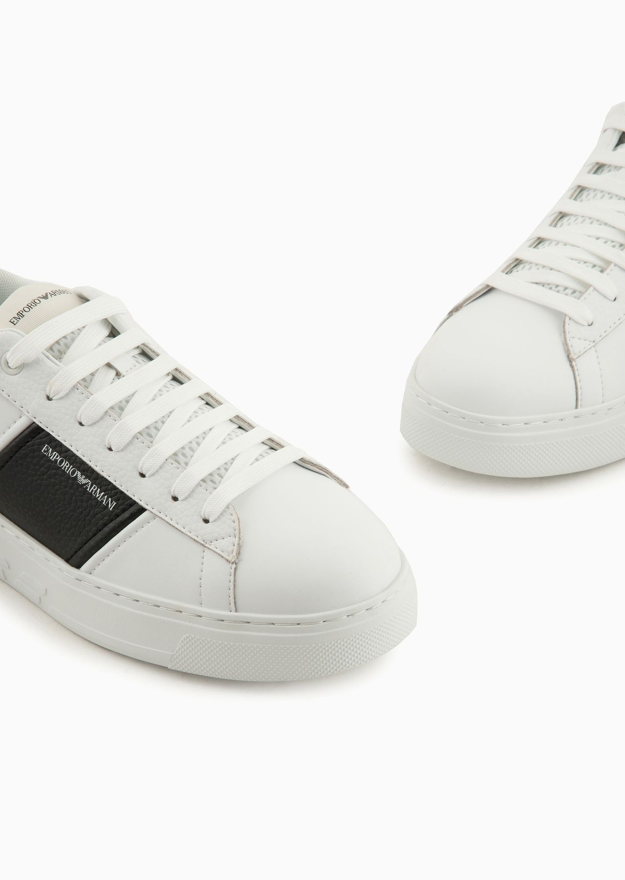 Leather sneakers with logo detail - 5