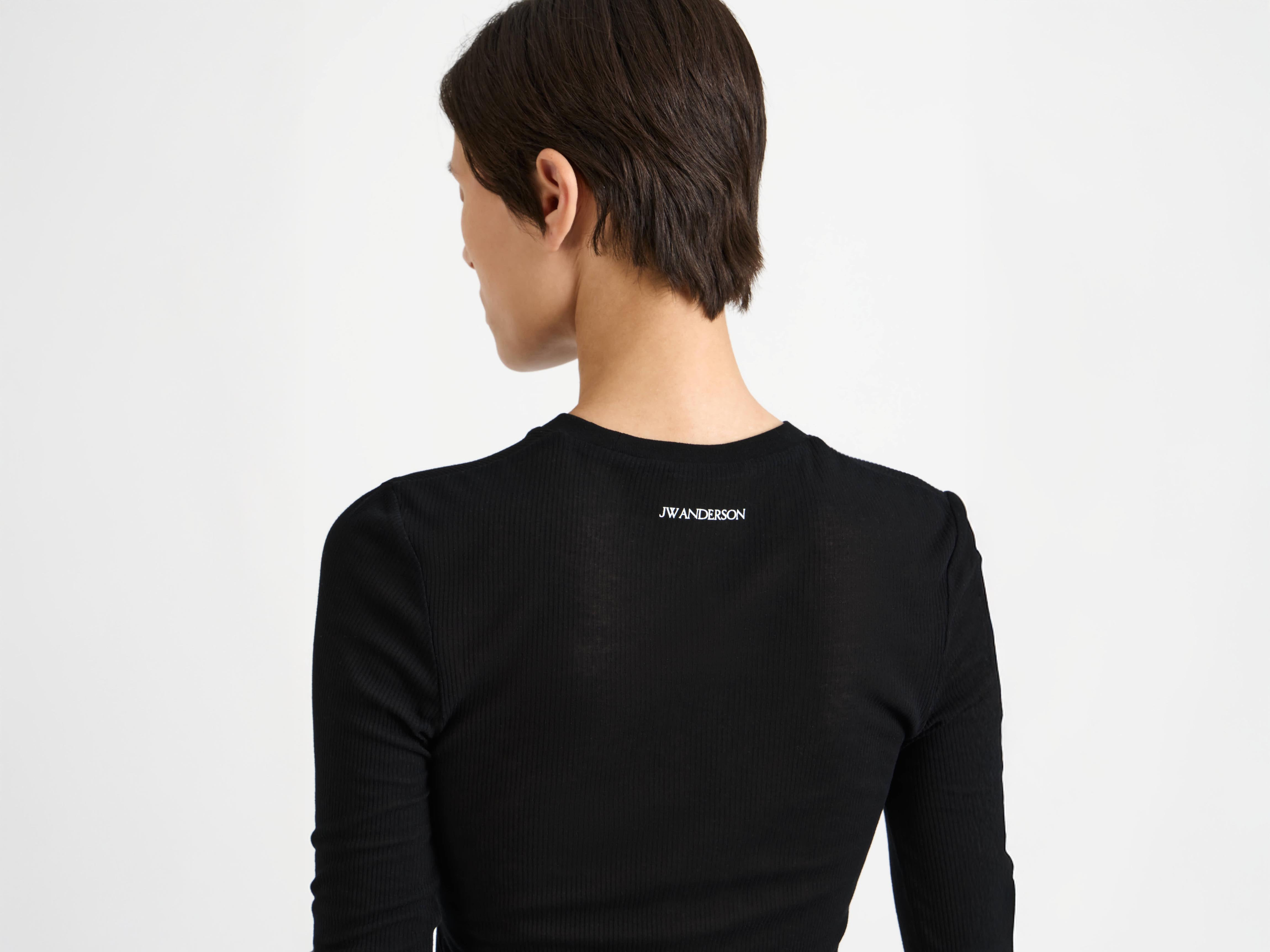 LONG SLEEVE CREW NECKLINE TOP IN BLACK - 5