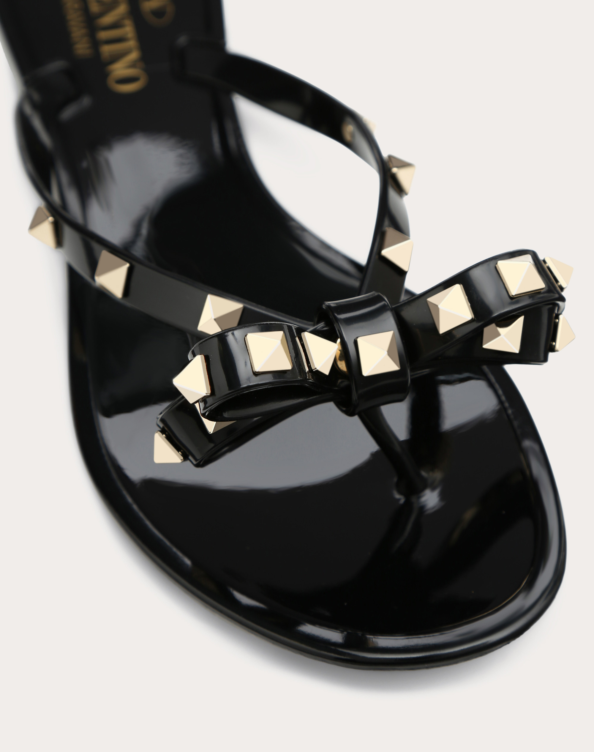 RUBBER ROCKSTUD THONG - 5