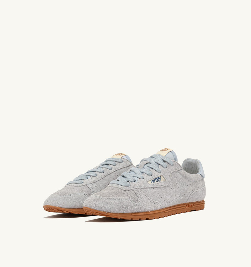 AUTRY SNEAKERS WINDSPIN IN ICE WHITE SUEDE outlook